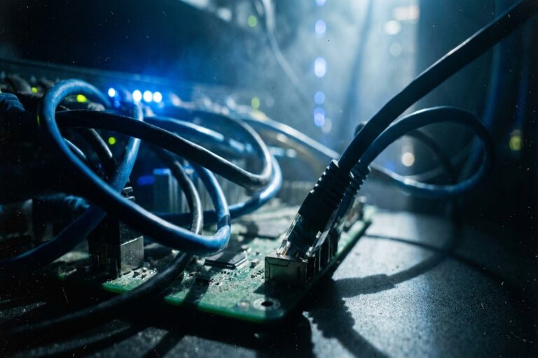 Oublie les GPTs : Les 'Skills' de Claude sont-ils le vrai futur de l'IA personnalisée ?